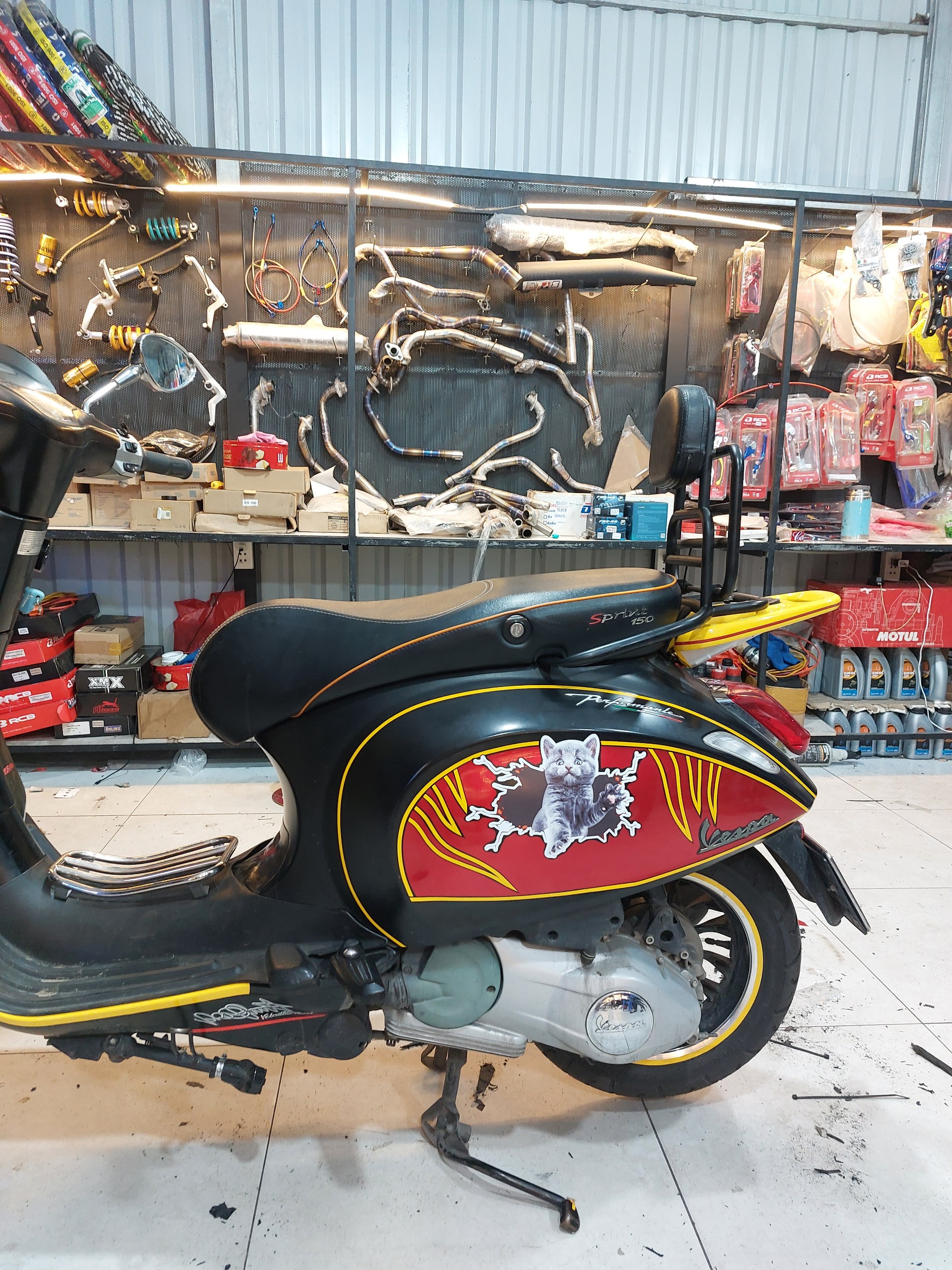 TIẾT THIẾT KẾ TEM XE VESPA TẠI DECAL PHONG PHÚ