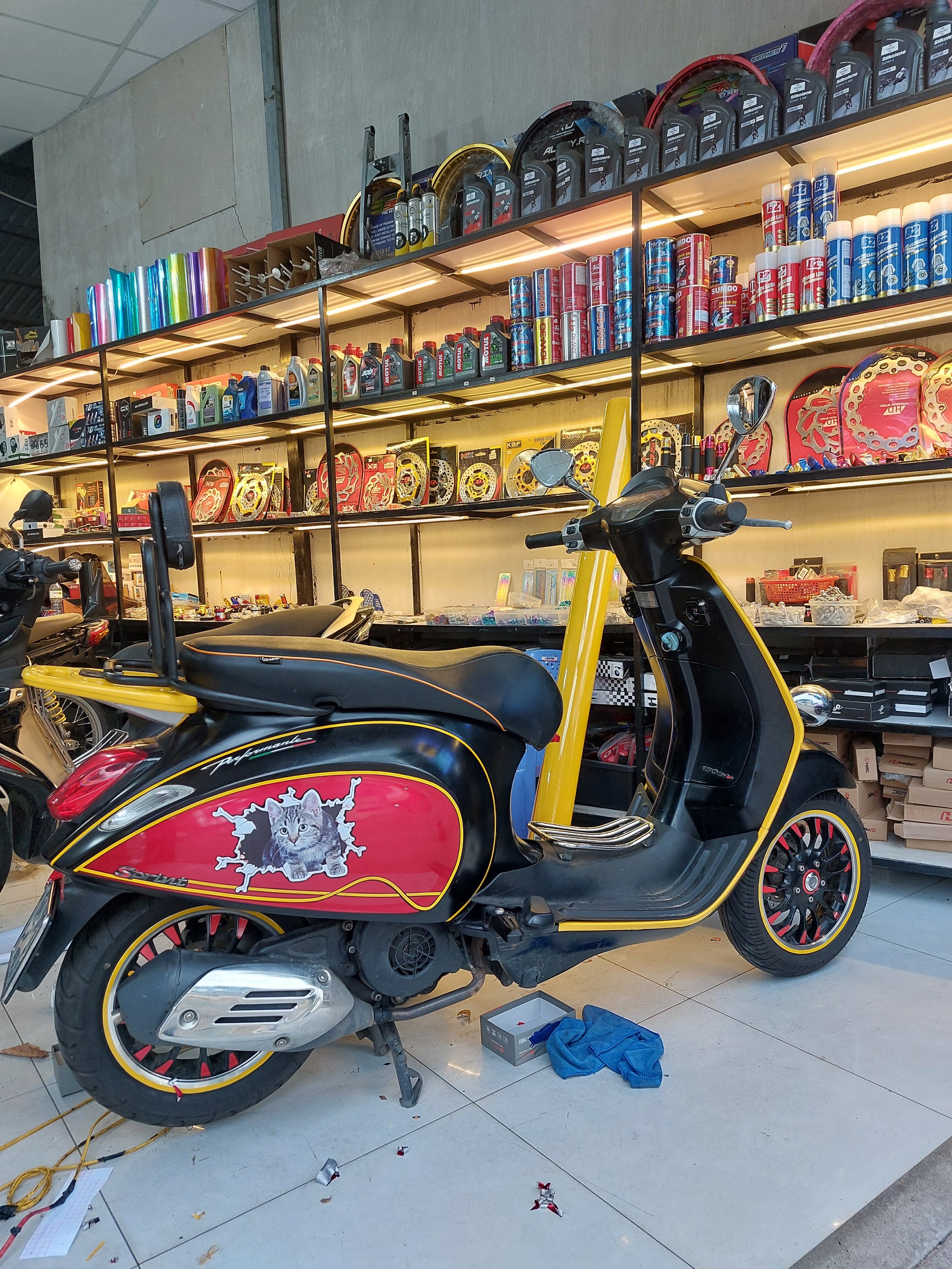 TIẾT THIẾT KẾ TEM XE VESPA TẠI DECAL PHONG PHÚ