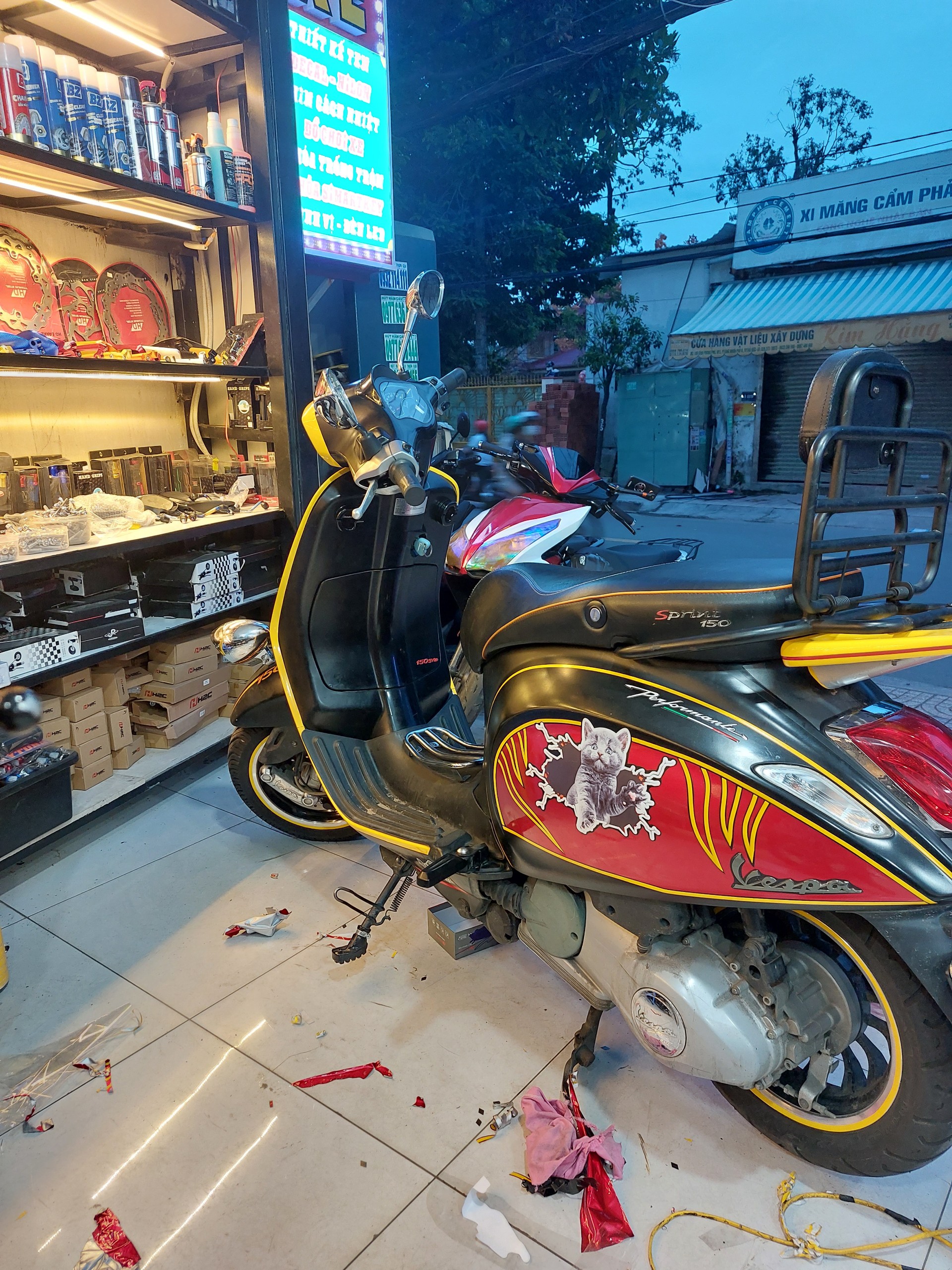 TIẾT THIẾT KẾ TEM XE VESPA TẠI DECAL PHONG PHÚ