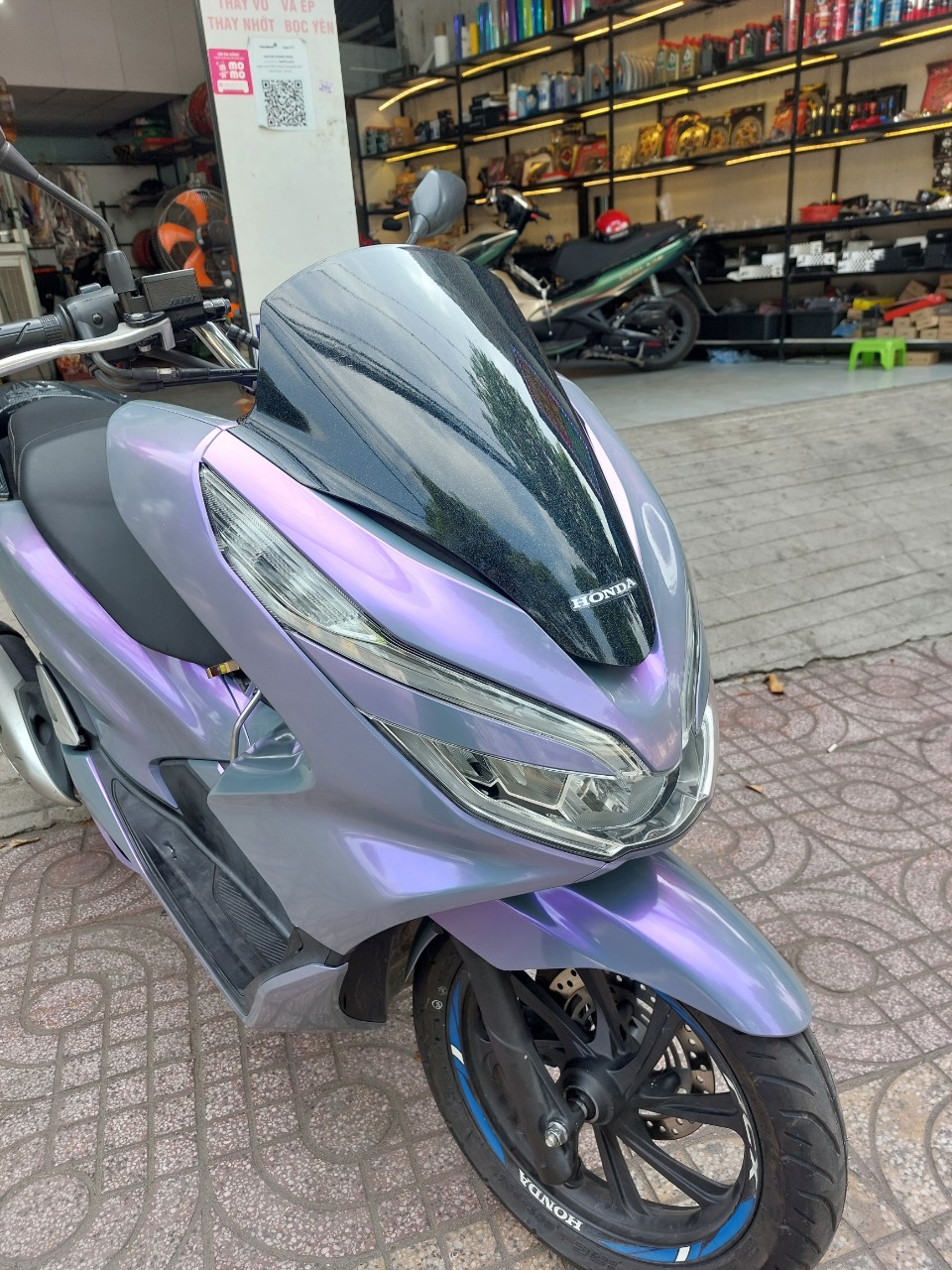 Dán Đổi Màu Xám Xi Măng Ánh Tím Cho Xe tại Decal Phong Phú