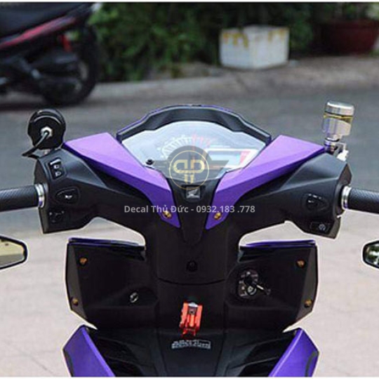 Gương chiếu hậu xe máy gù
